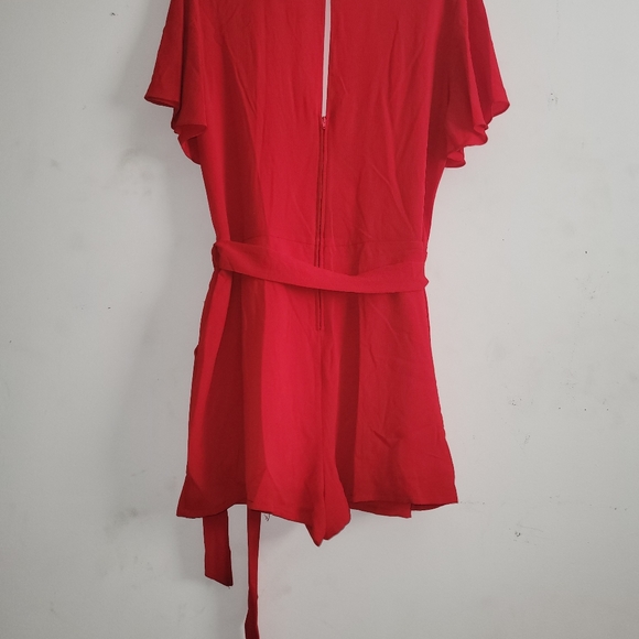 red romper with sleeves - Picture 2 of 12